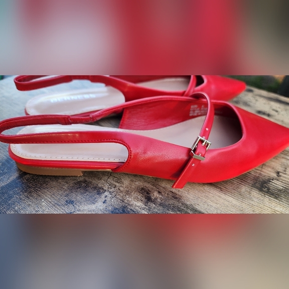 Elegant Red Slingback Women's Shoes - Picture 2 of 4